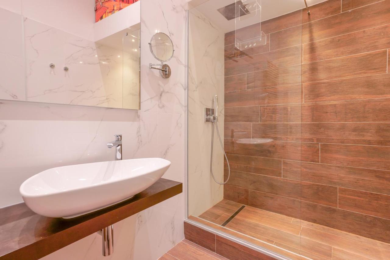 Attico Di Via D'Azeglio Bed & Breakfast Болоня Екстериор снимка