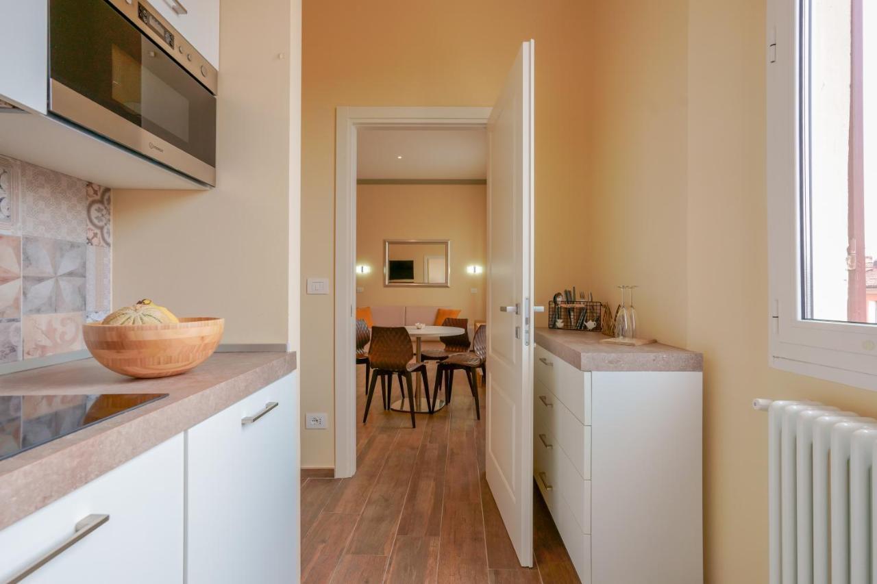 Attico Di Via D'Azeglio Bed & Breakfast Болоня Екстериор снимка