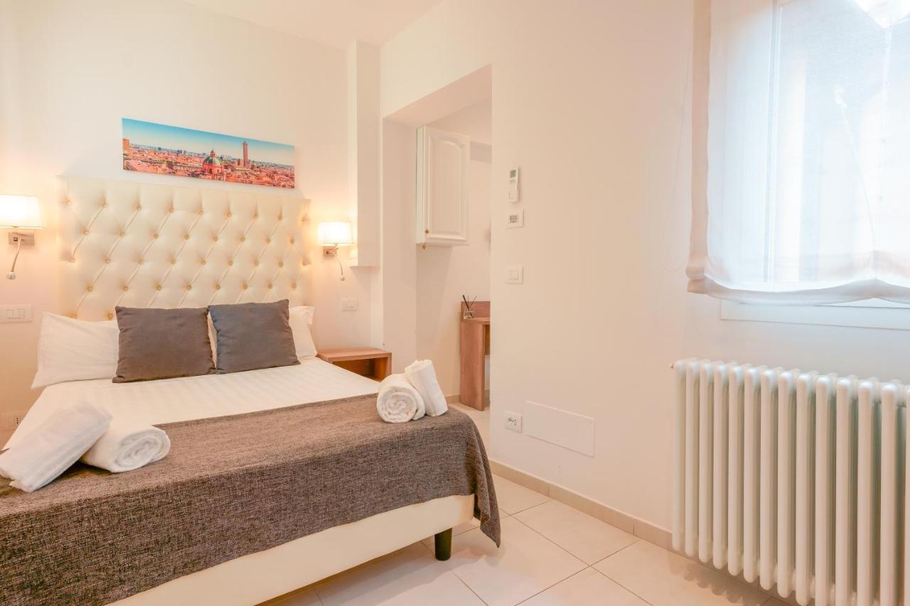 Attico Di Via D'Azeglio Bed & Breakfast Болоня Екстериор снимка