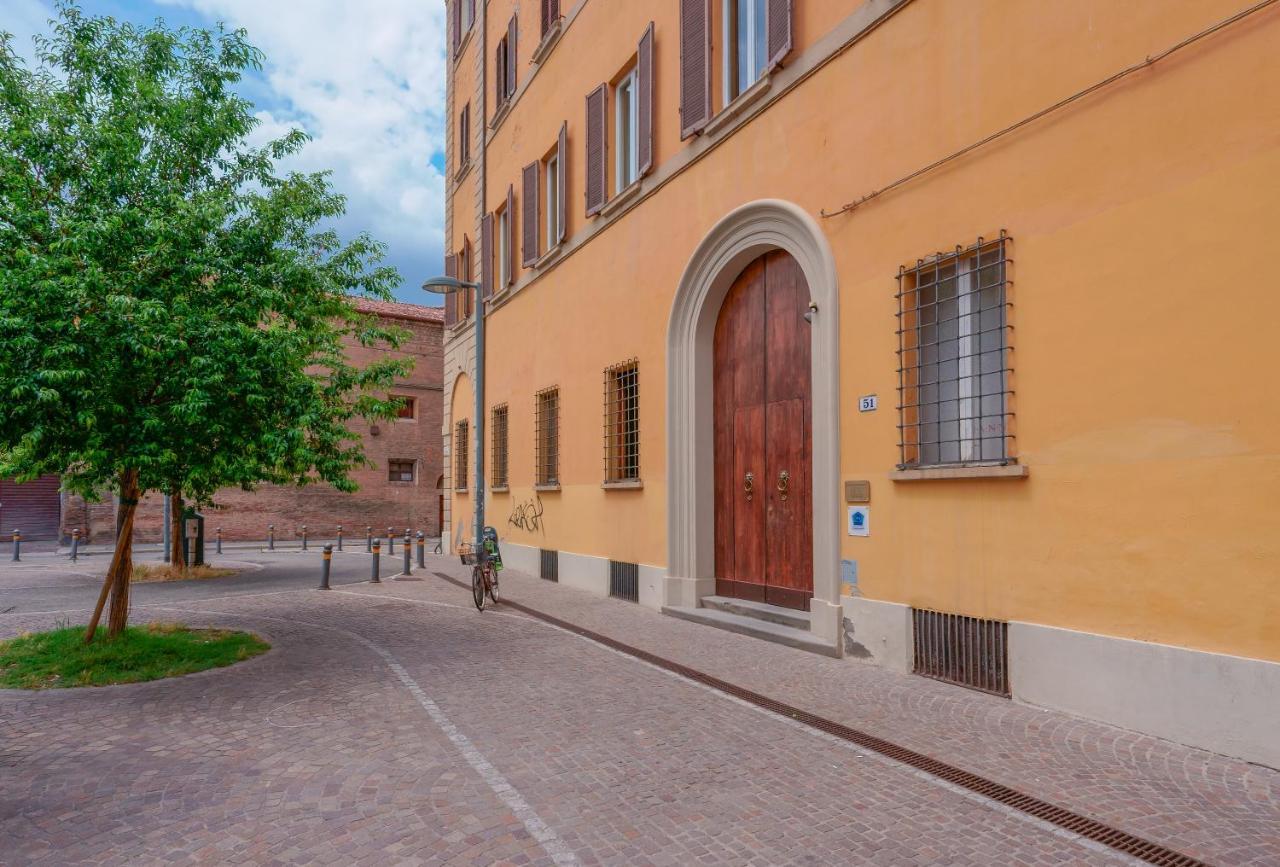 Attico Di Via D'Azeglio Bed & Breakfast Болоня Екстериор снимка