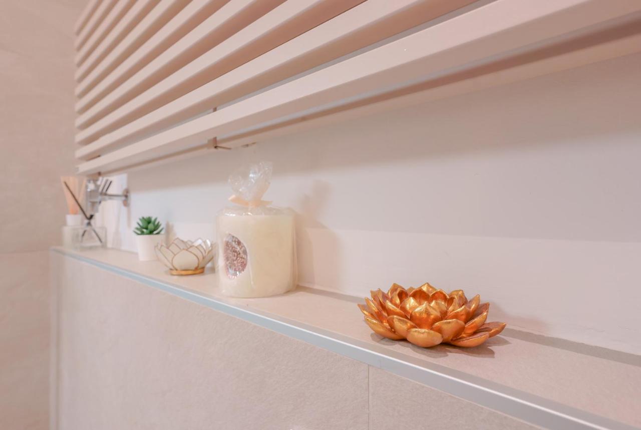Attico Di Via D'Azeglio Bed & Breakfast Болоня Екстериор снимка