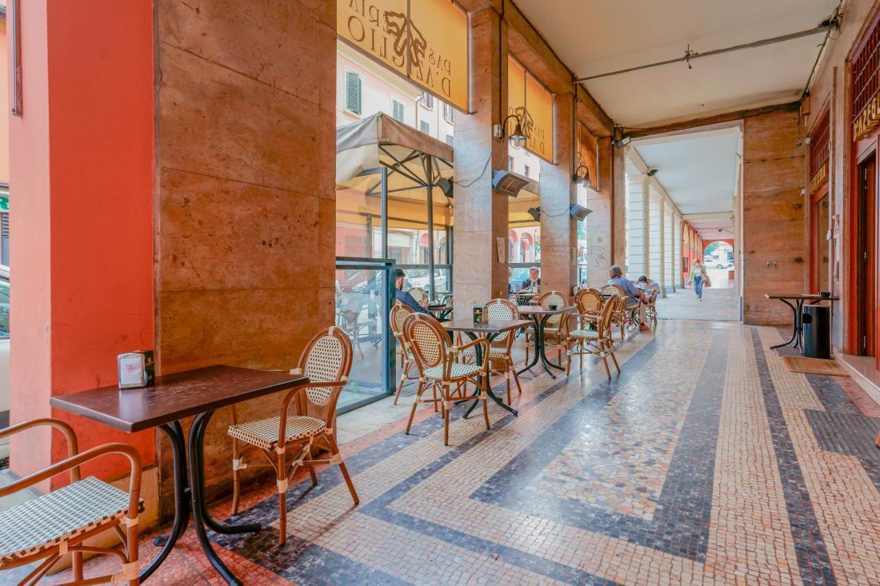 Attico Di Via D'Azeglio Bed & Breakfast Болоня Екстериор снимка