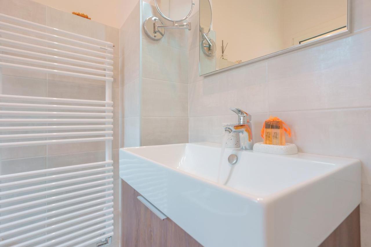 Attico Di Via D'Azeglio Bed & Breakfast Болоня Екстериор снимка