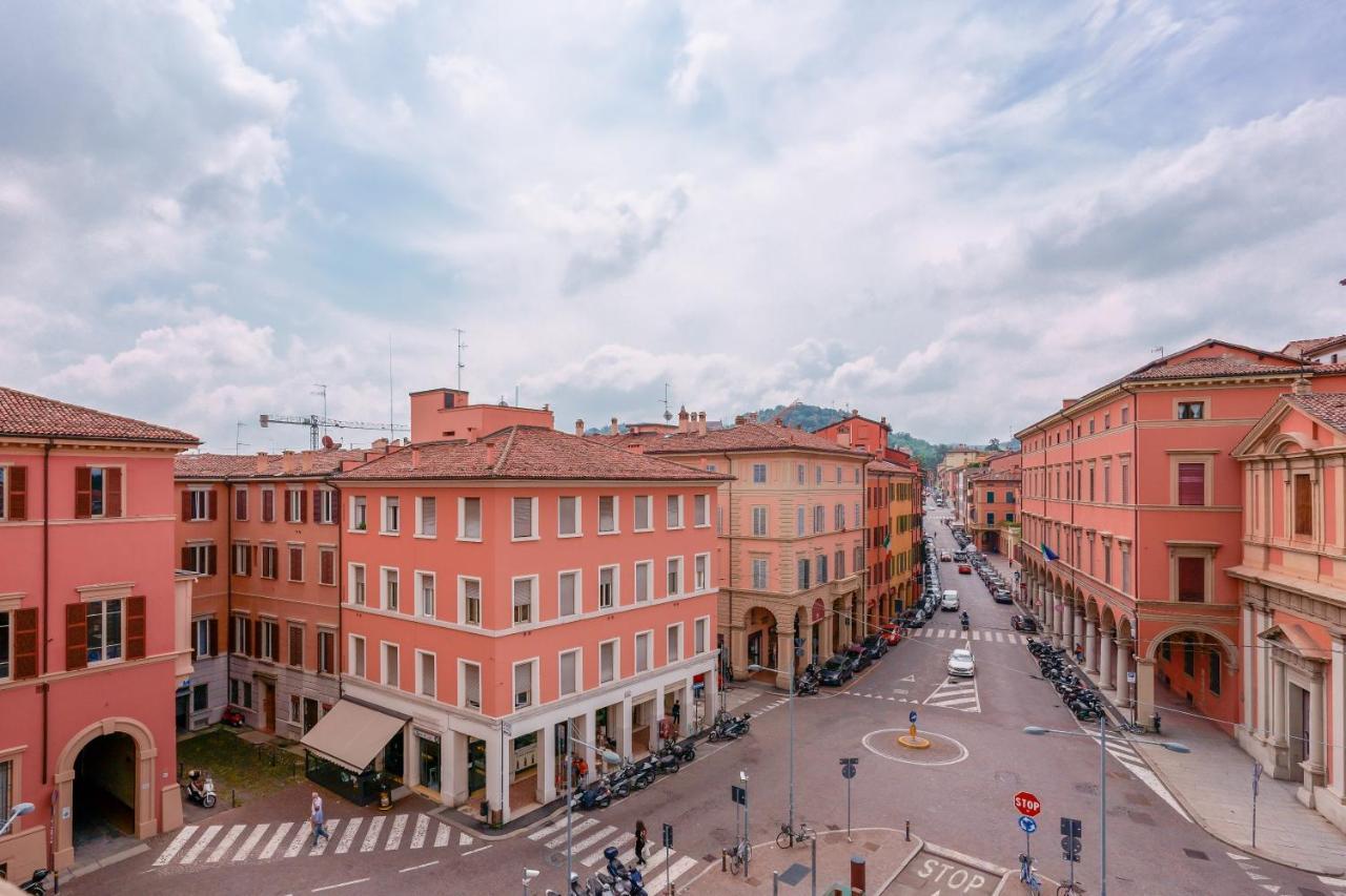 Attico Di Via D'Azeglio Bed & Breakfast Болоня Екстериор снимка